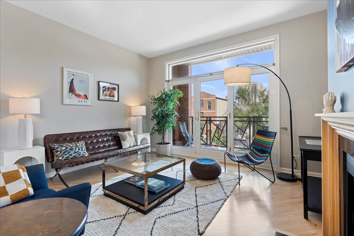 2215 W Augusta Boulevard 2E IL