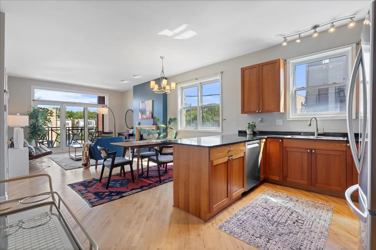 2215 W Augusta Boulevard 2E IL