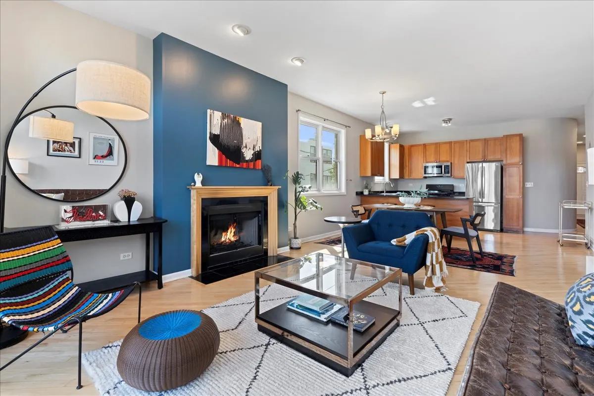 2215 W Augusta Boulevard 2E IL