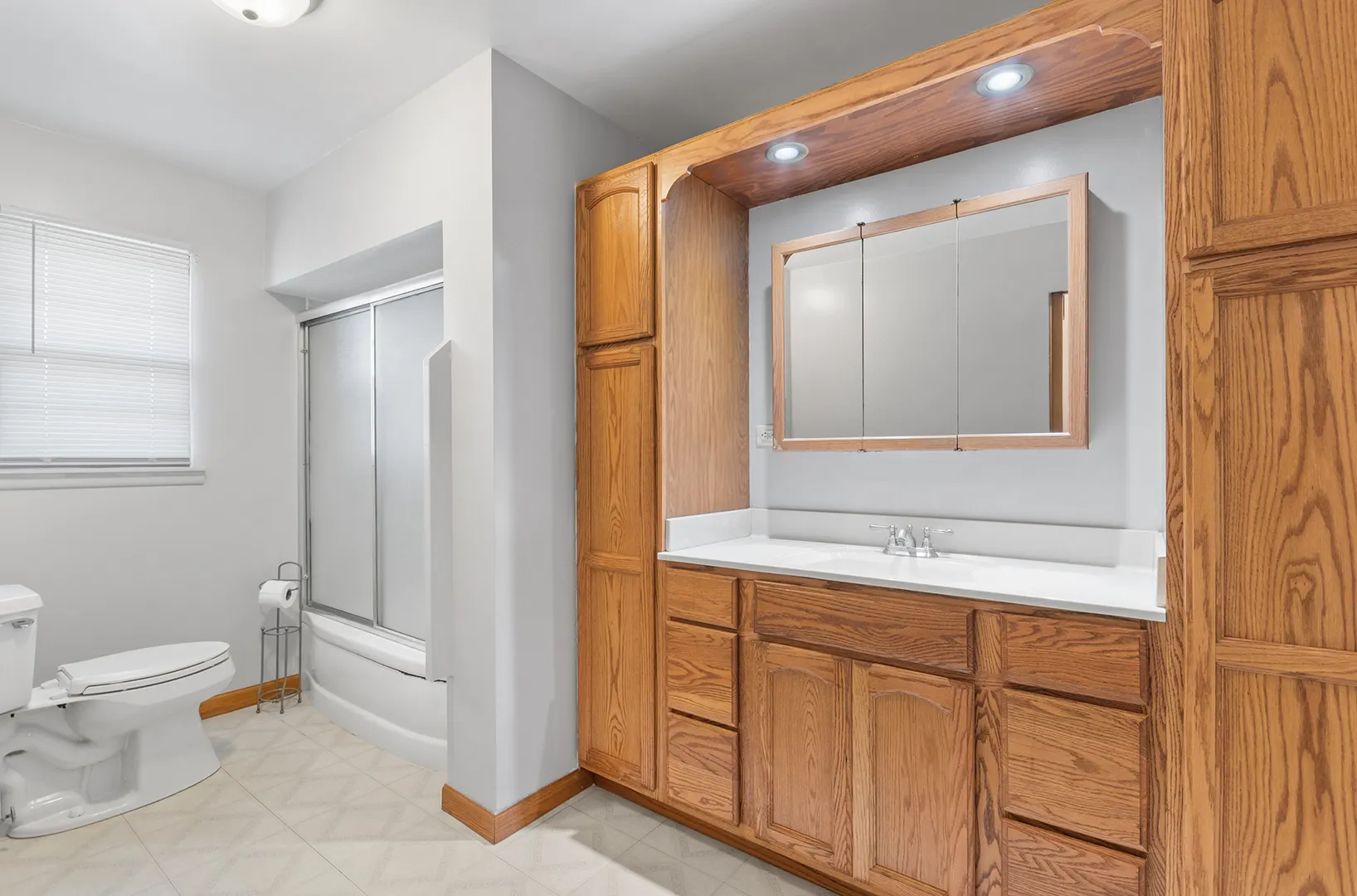 1303 Colorado Avenue IL