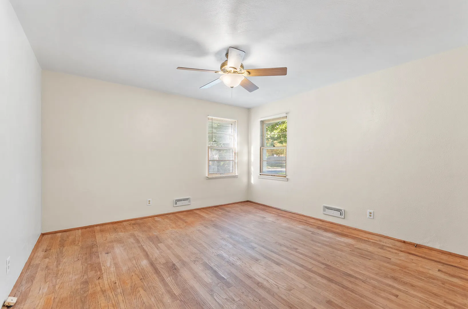 1303 Colorado Avenue IL