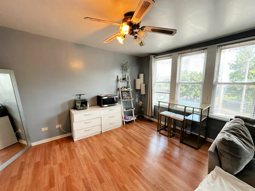 3900 W Diversey Avenue 2F IL