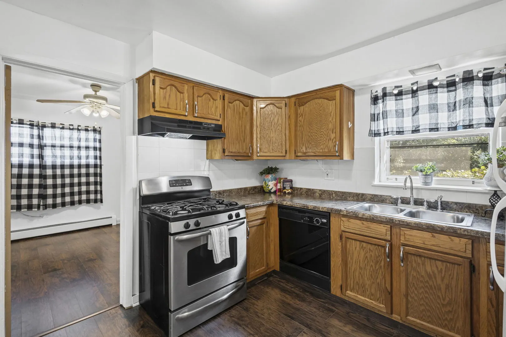 44 King Arthur Court 7 IL