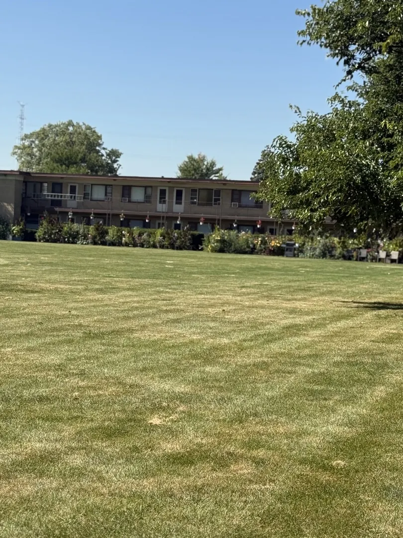 44 King Arthur Court 7 IL