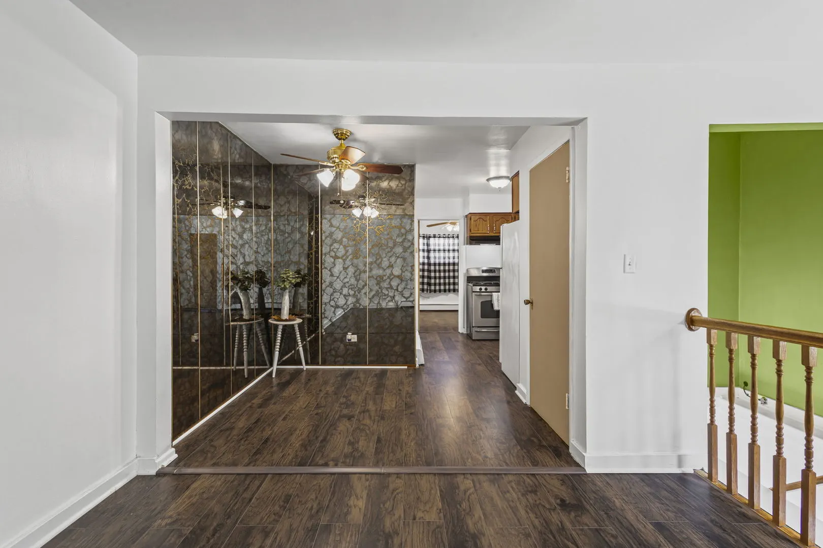 44 King Arthur Court 7 IL
