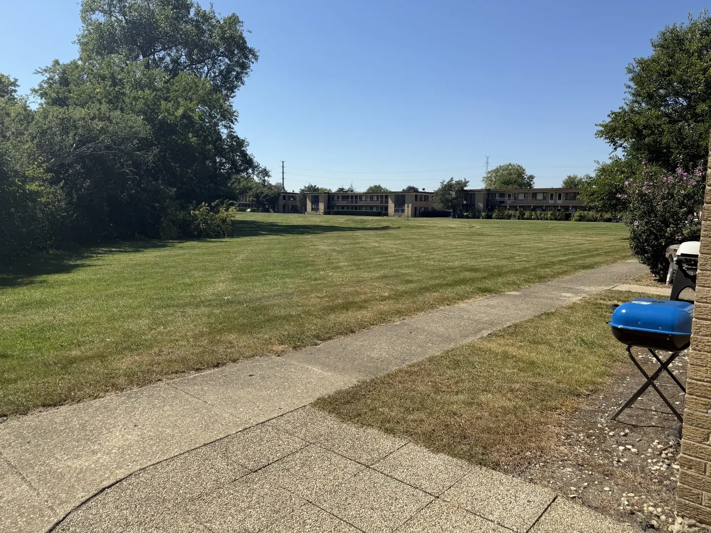 44 King Arthur Court 7 IL