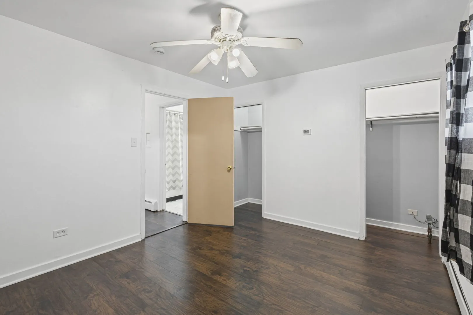 44 King Arthur Court 7 IL