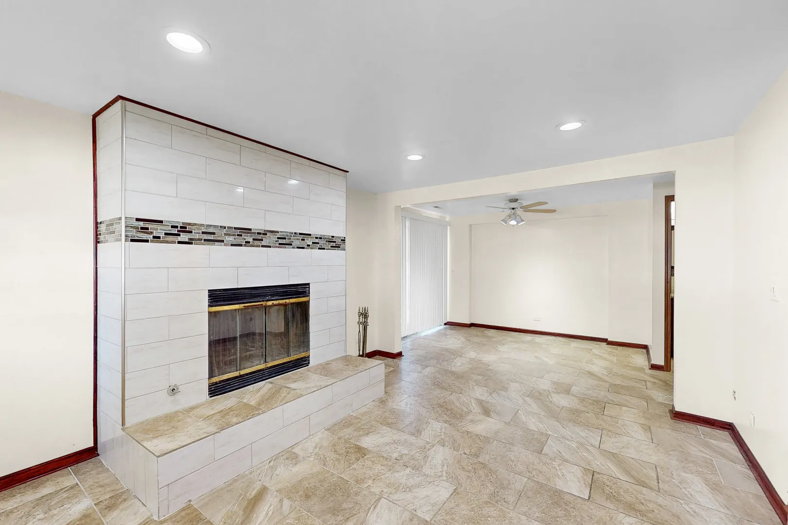 923 Capistrano Terrace IL