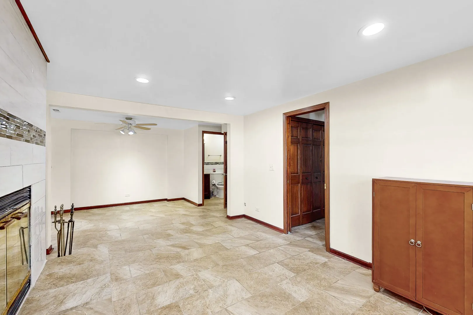 923 Capistrano Terrace IL