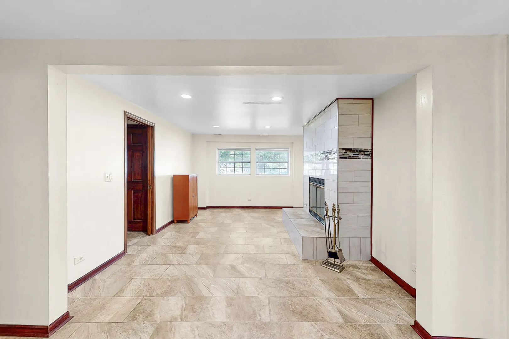 923 Capistrano Terrace IL