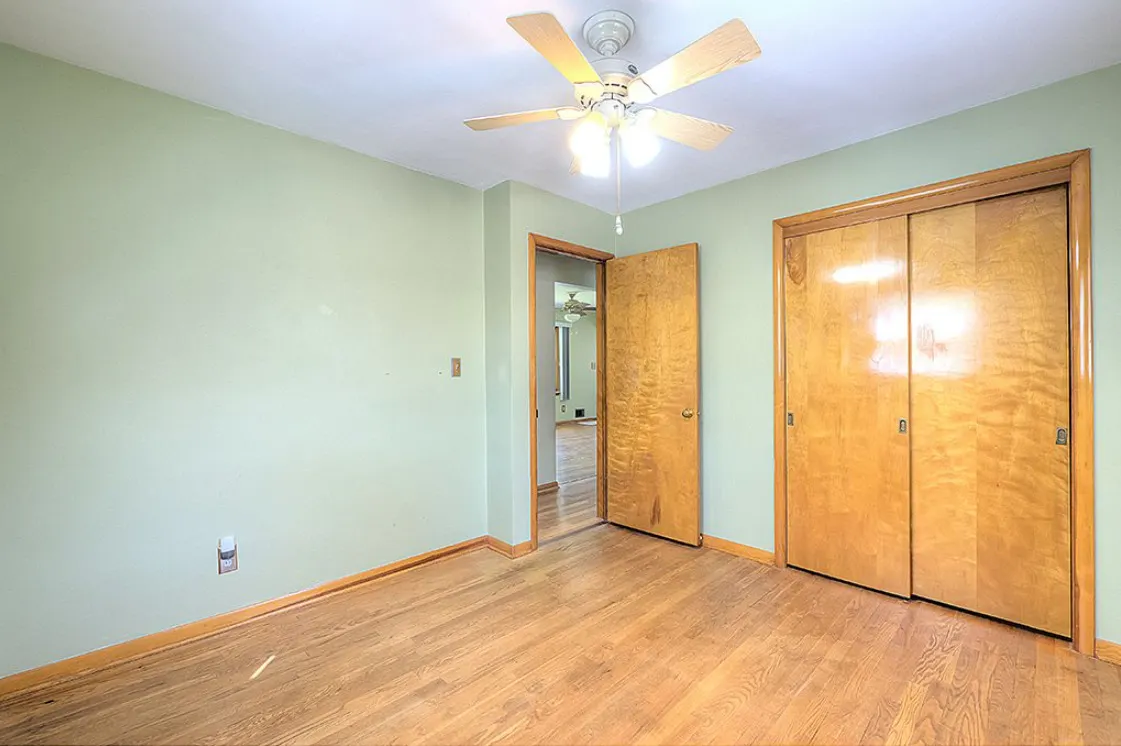 1720 Paradise Boulevard IL