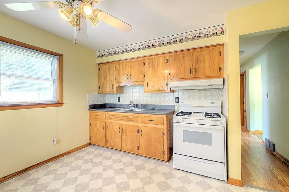 1720 Paradise Boulevard IL