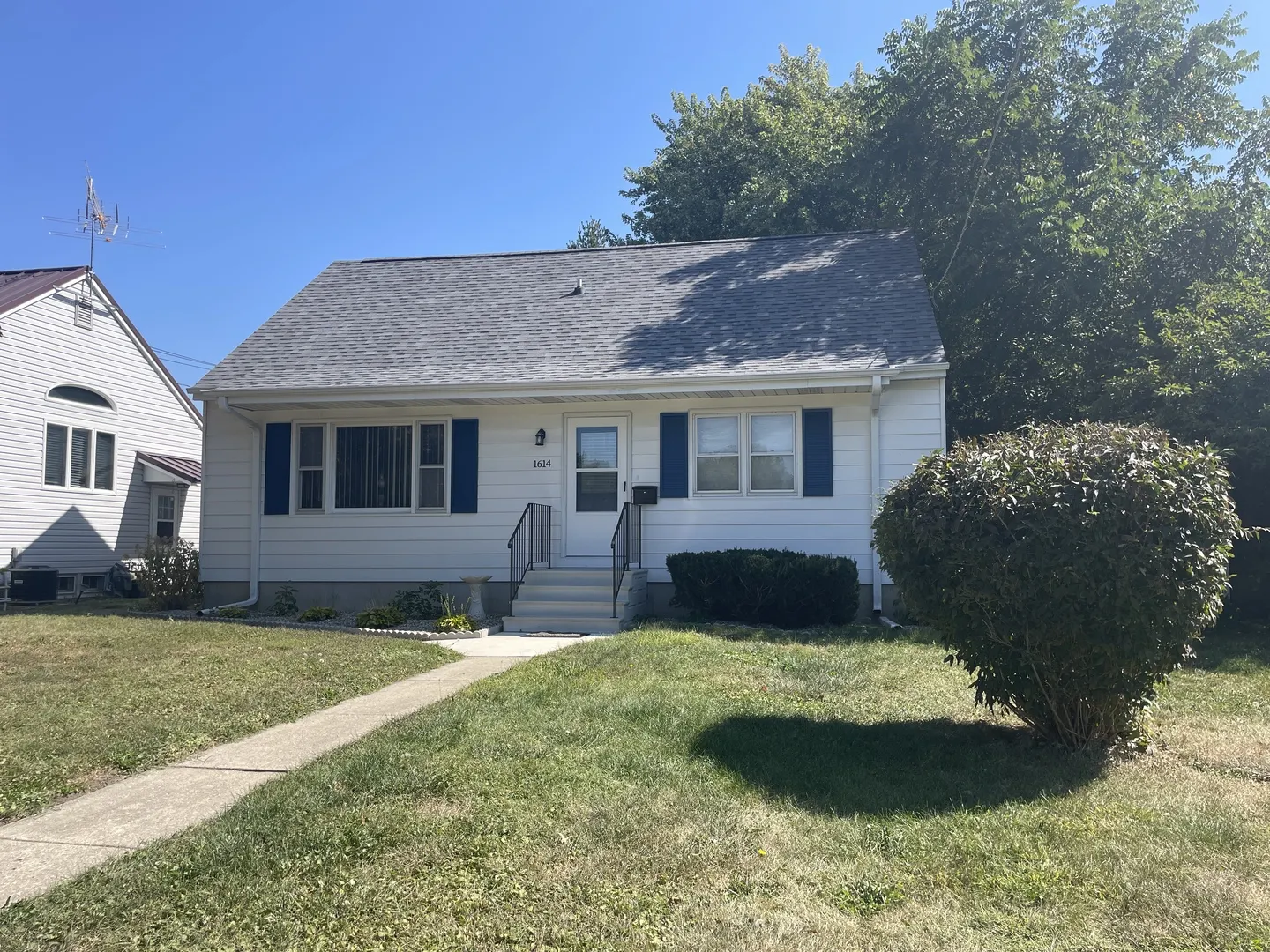1614 16th Avenue IL