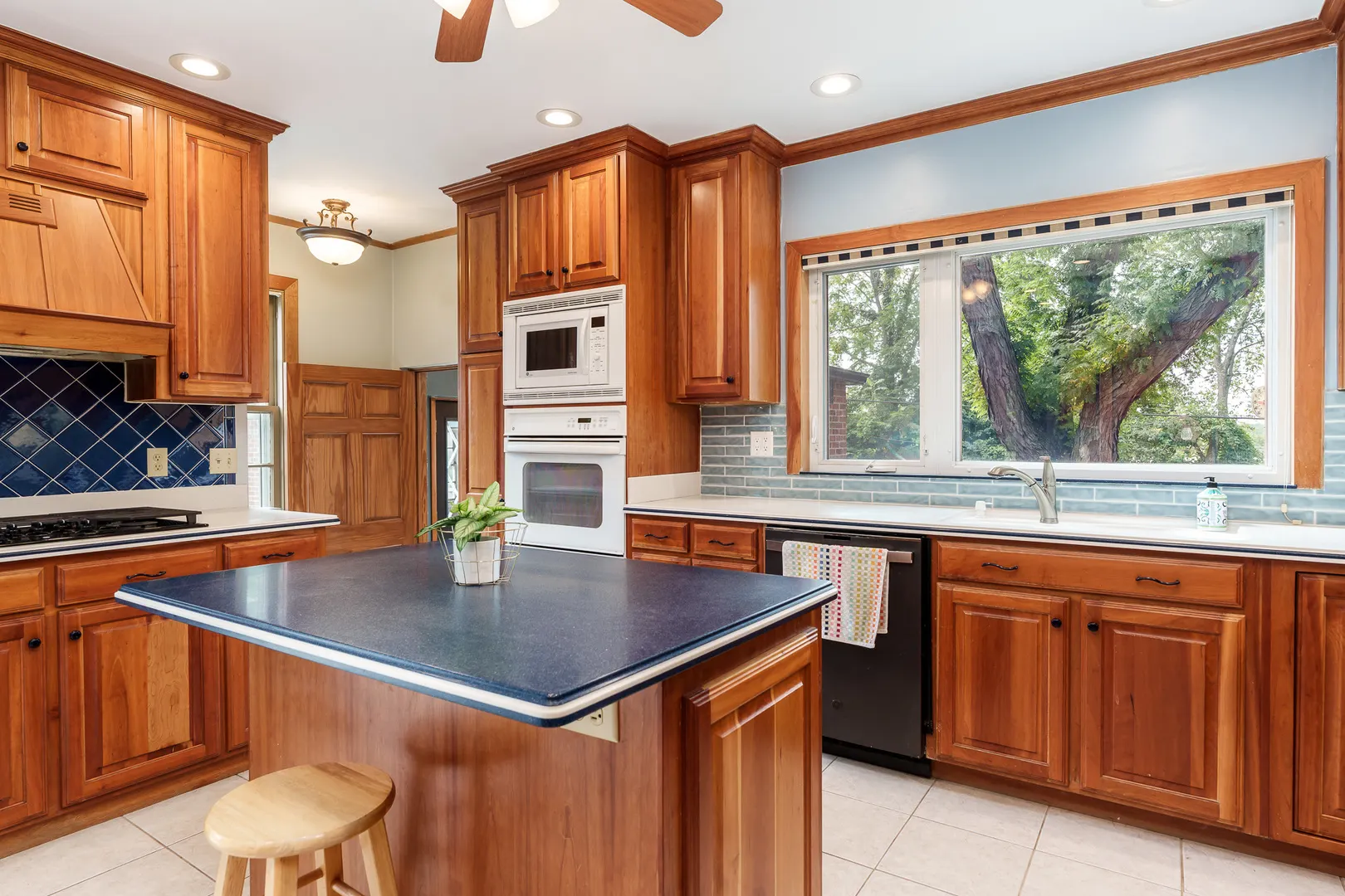 2014 Glenview Road IL
