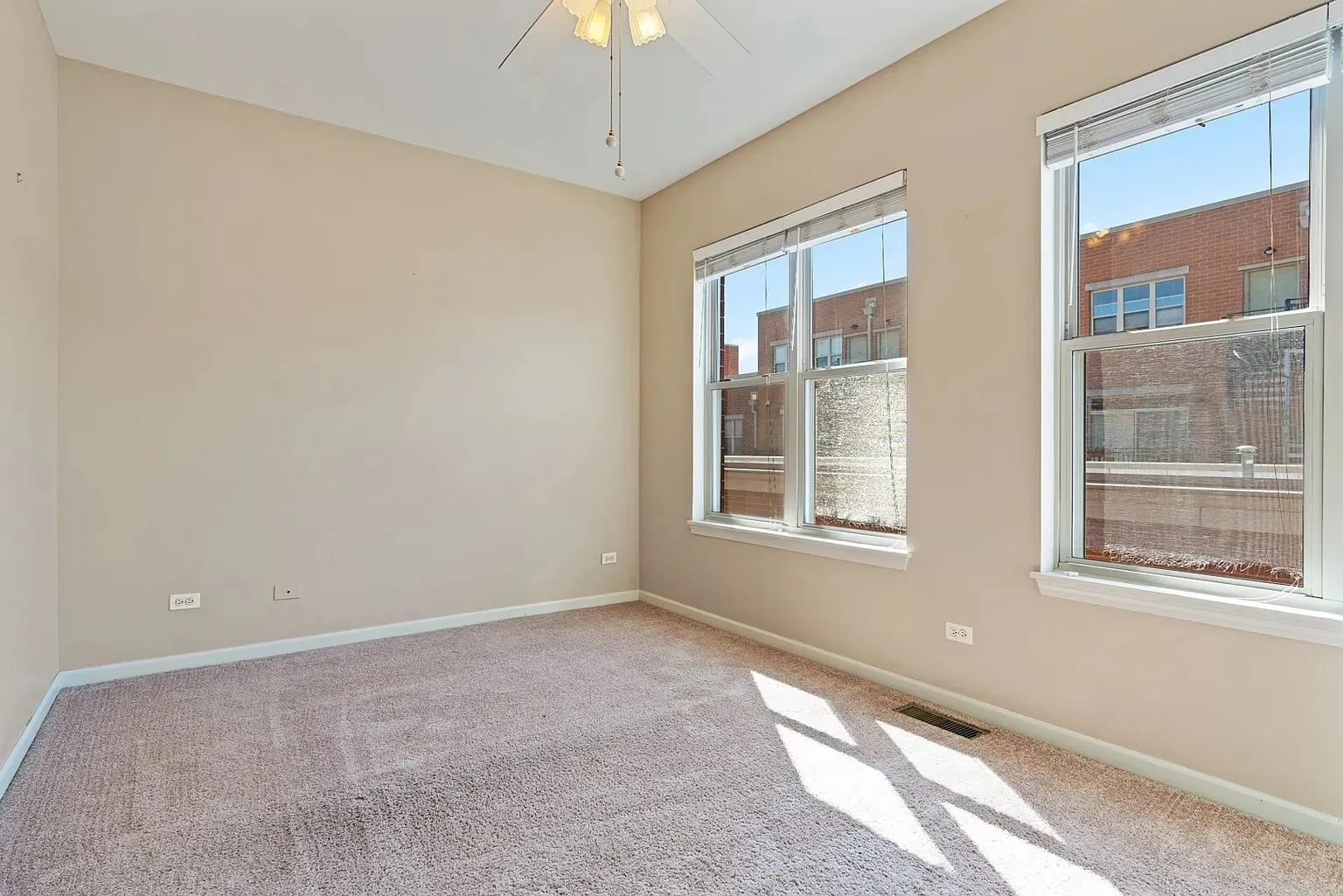 720 W Eastman Street IL