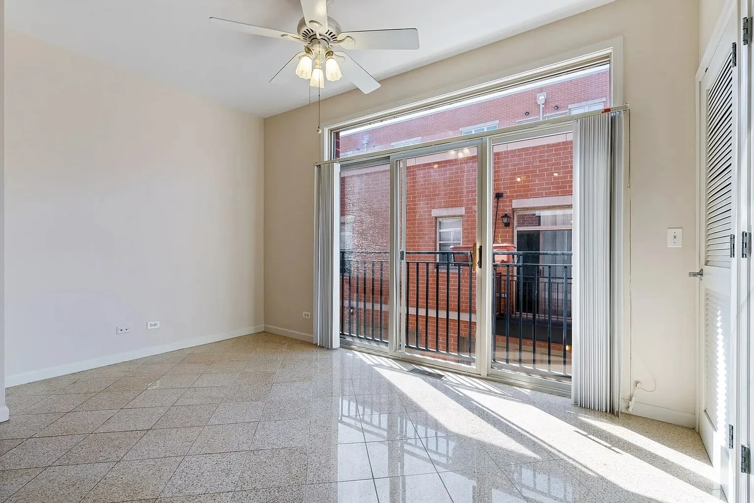 720 W Eastman Street IL
