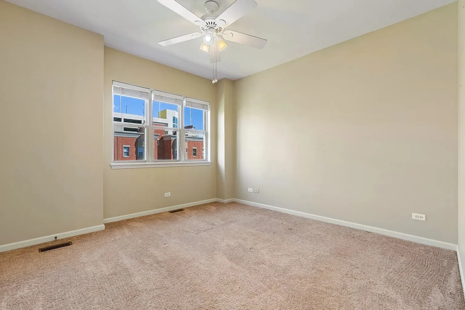 720 W Eastman Street IL
