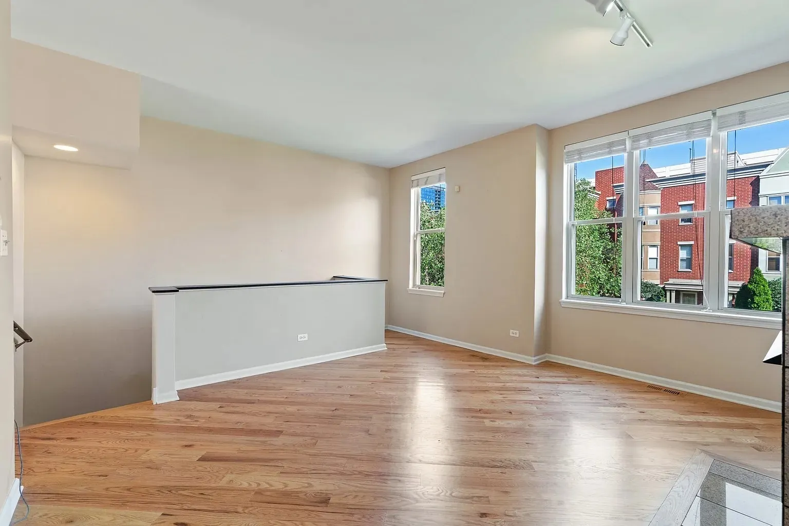 720 W Eastman Street IL