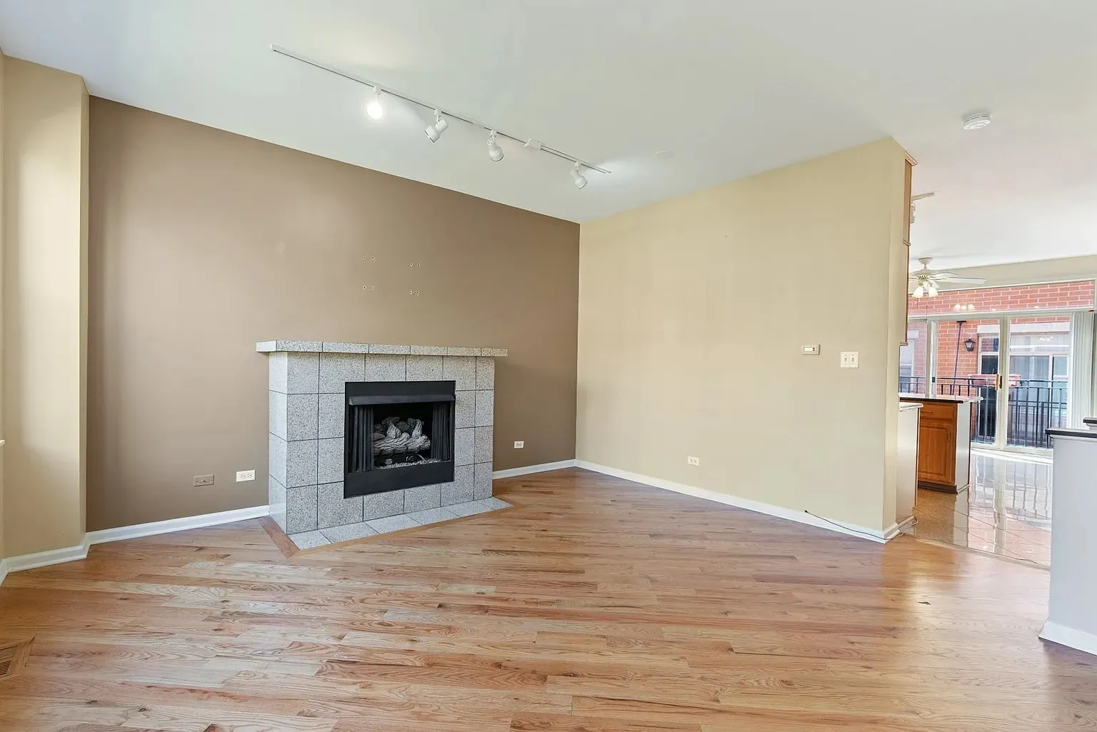 720 W Eastman Street IL