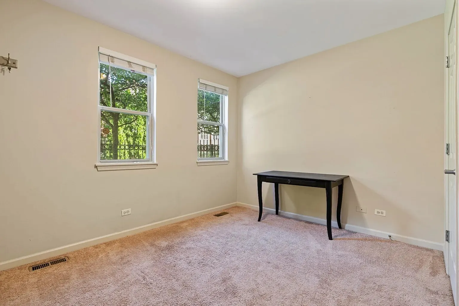 720 W Eastman Street IL