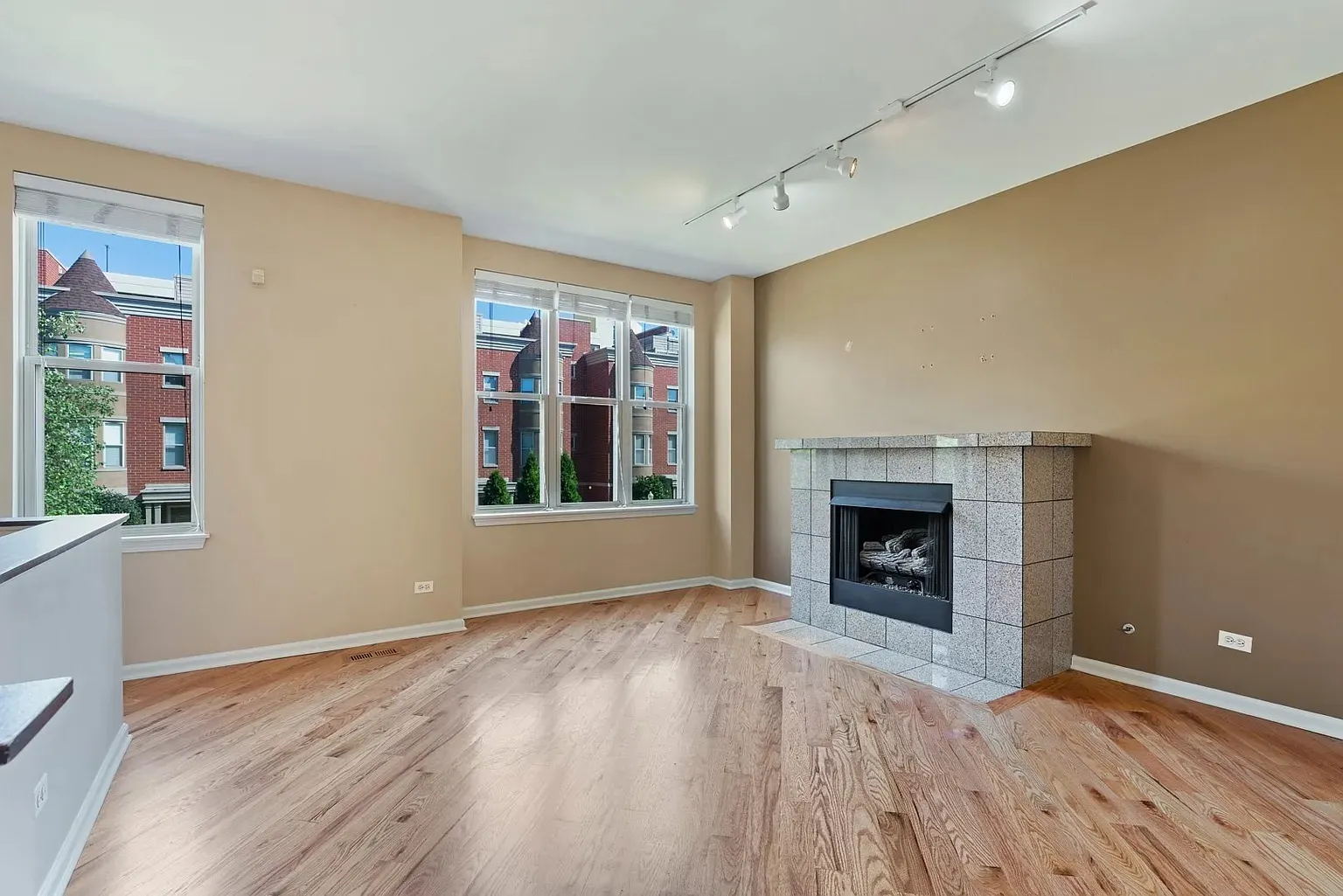 720 W Eastman Street IL