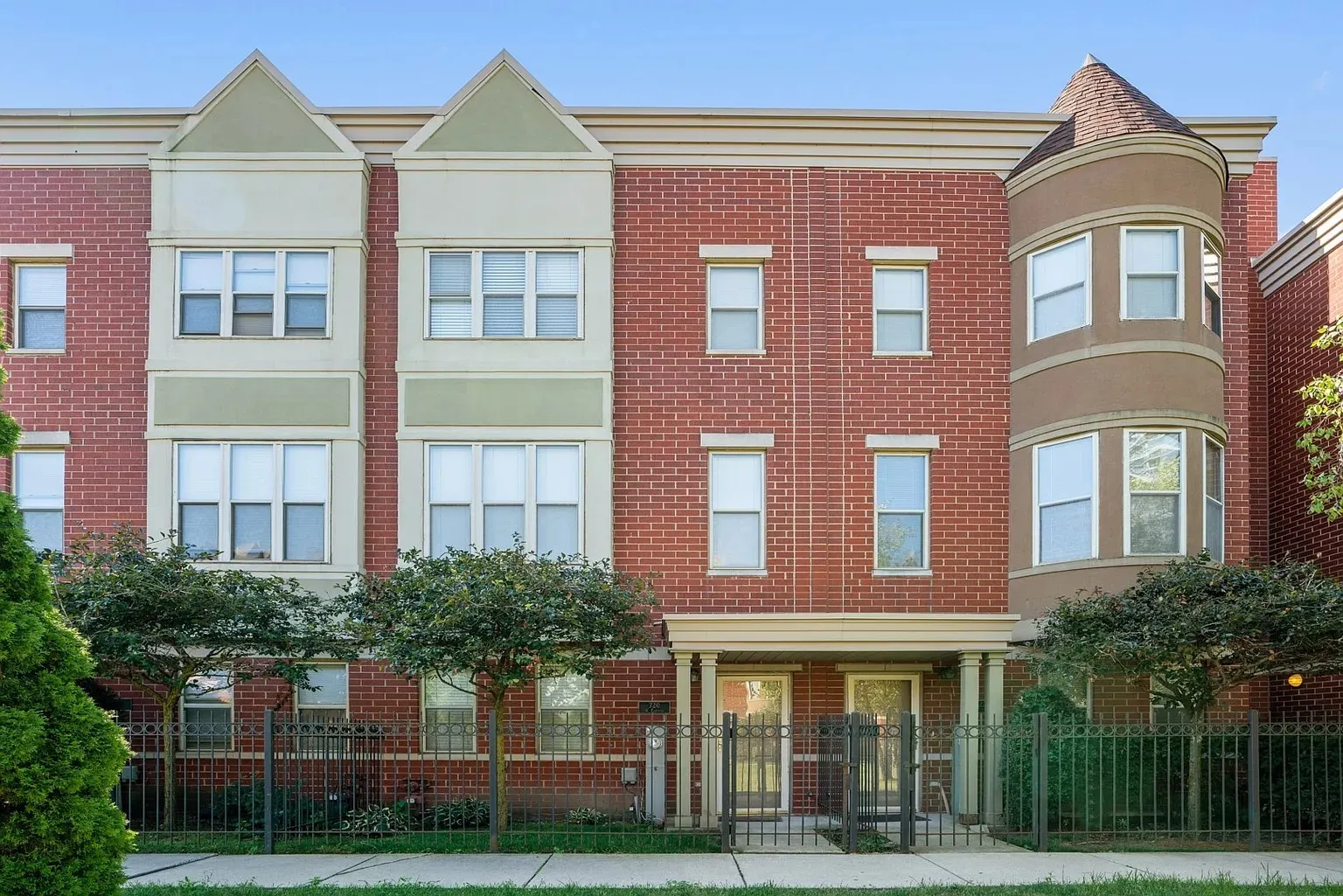 720 W Eastman Street IL