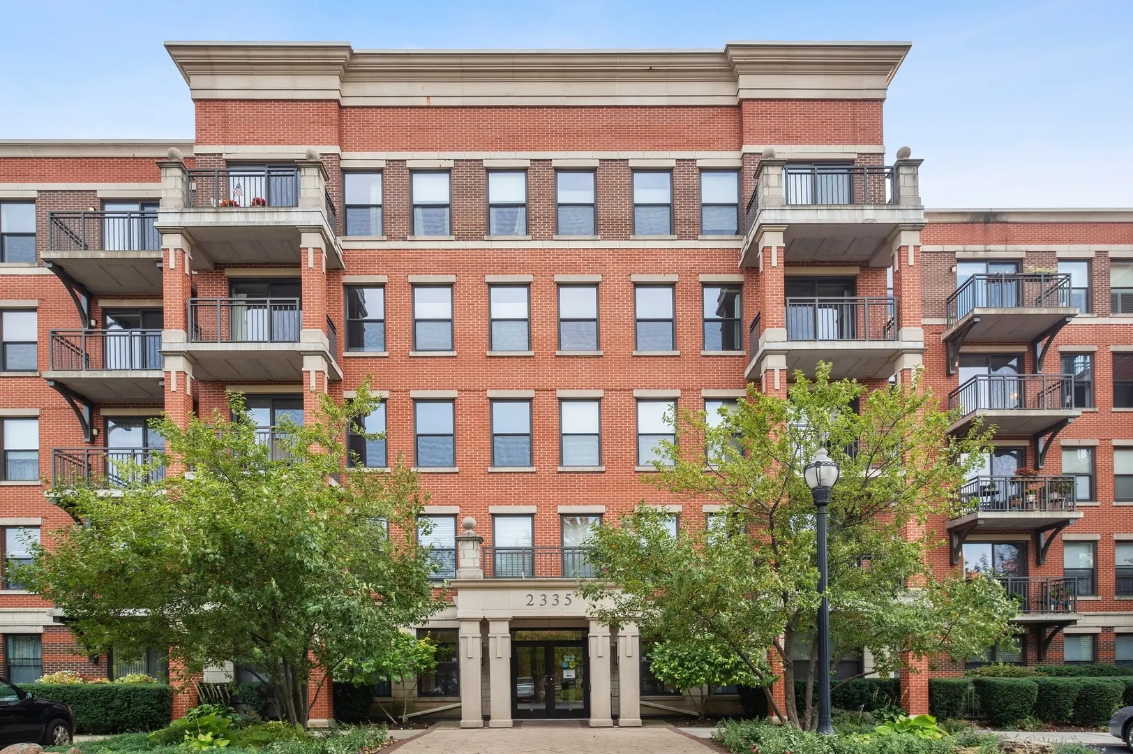 2335 W Belle Plaine Avenue 207 IL