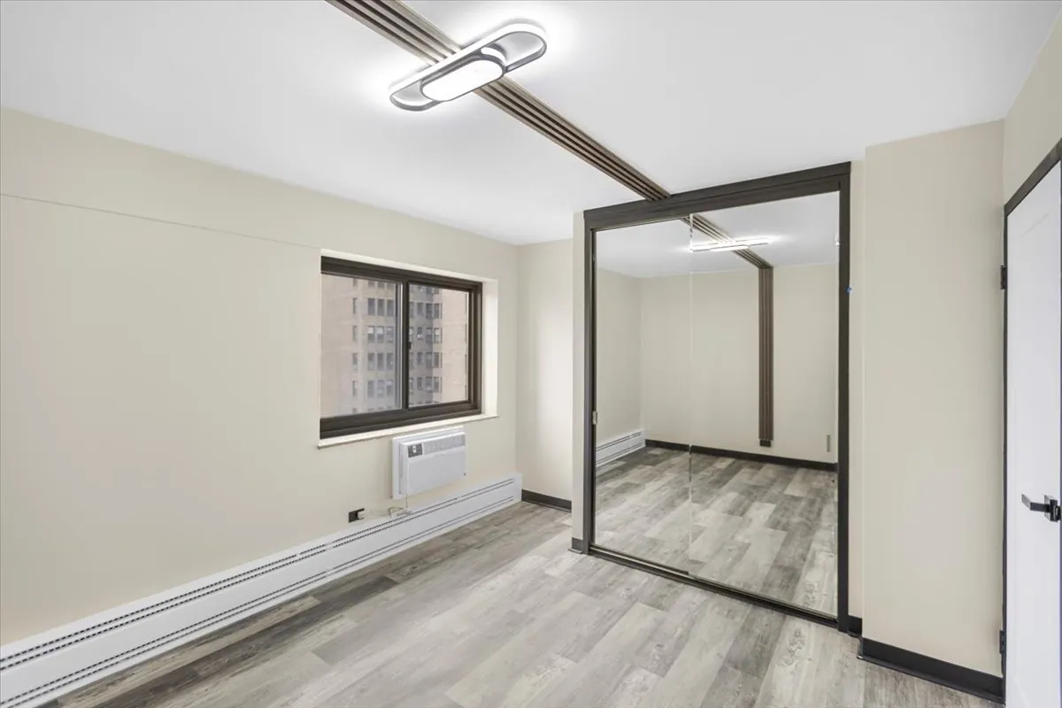 7337 S South Shore Drive 902 IL