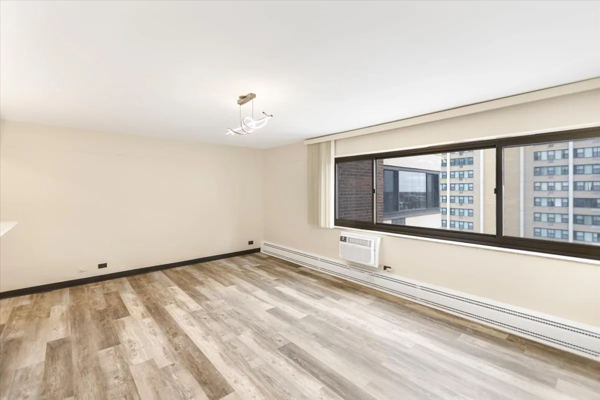 7337 S South Shore Drive 902 IL