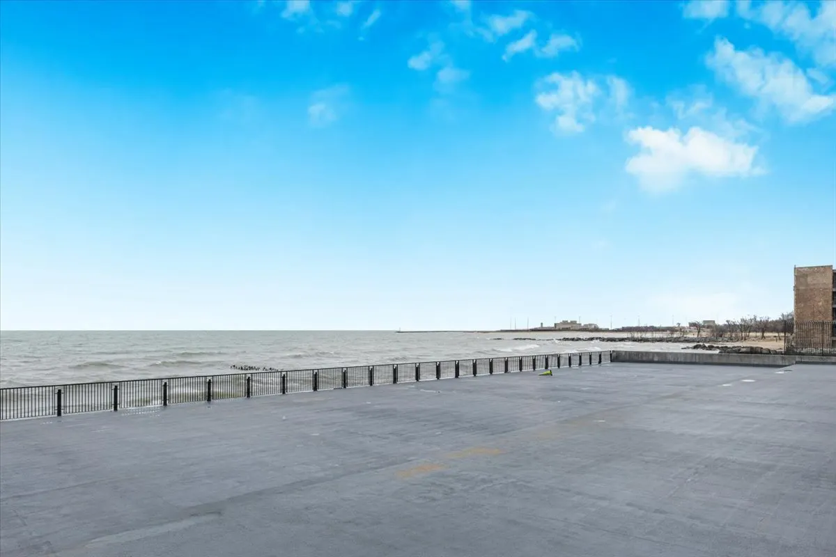7337 S South Shore Drive 902 IL