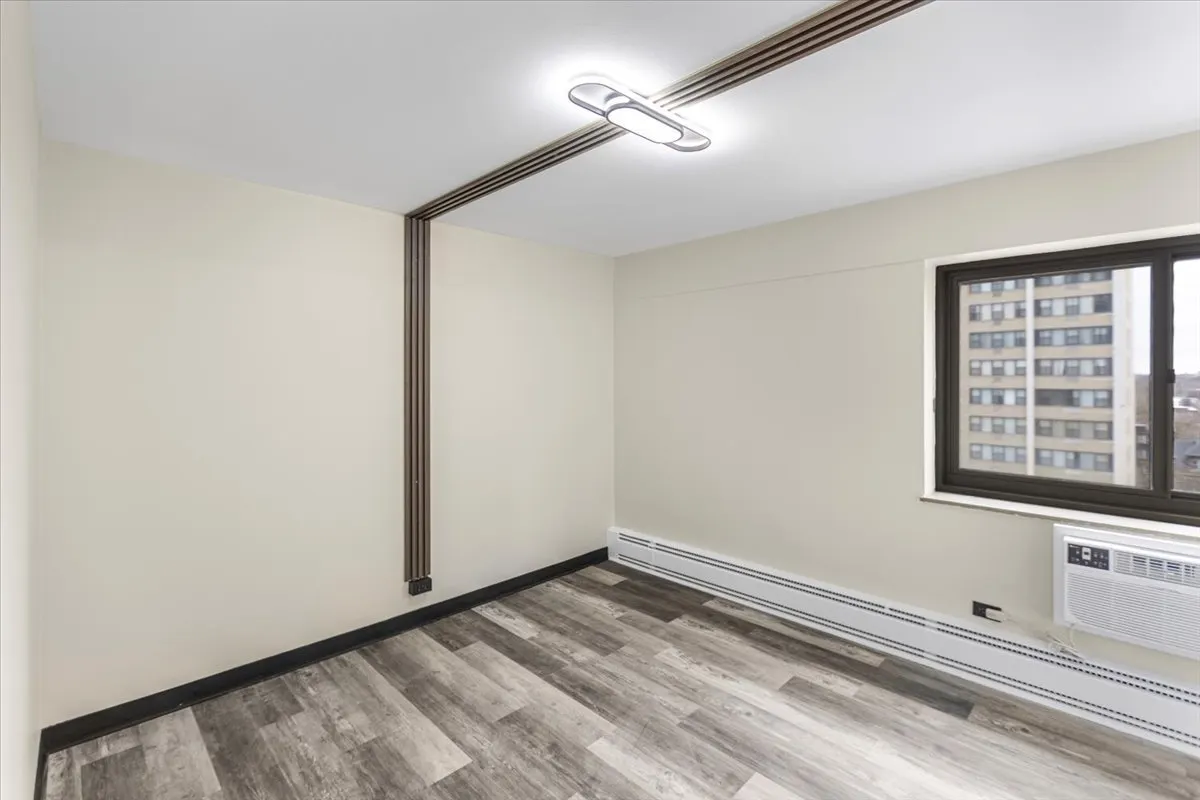 7337 S South Shore Drive 902 IL