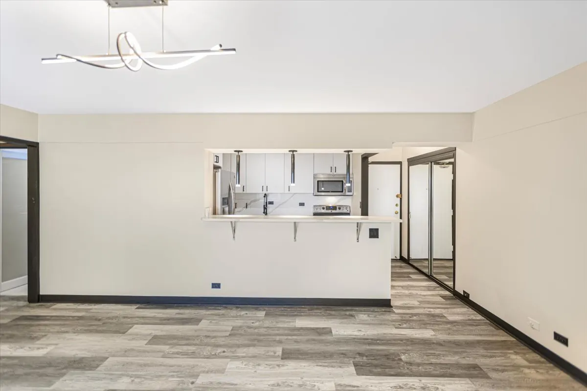 7337 S South Shore Drive 902 IL