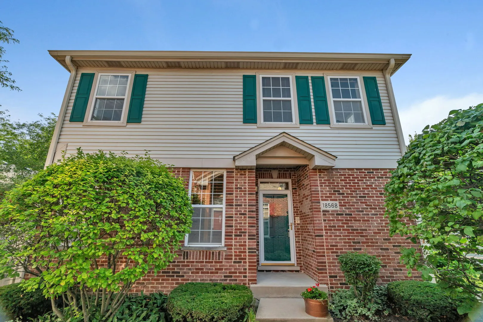 18568 W Point Drive IL