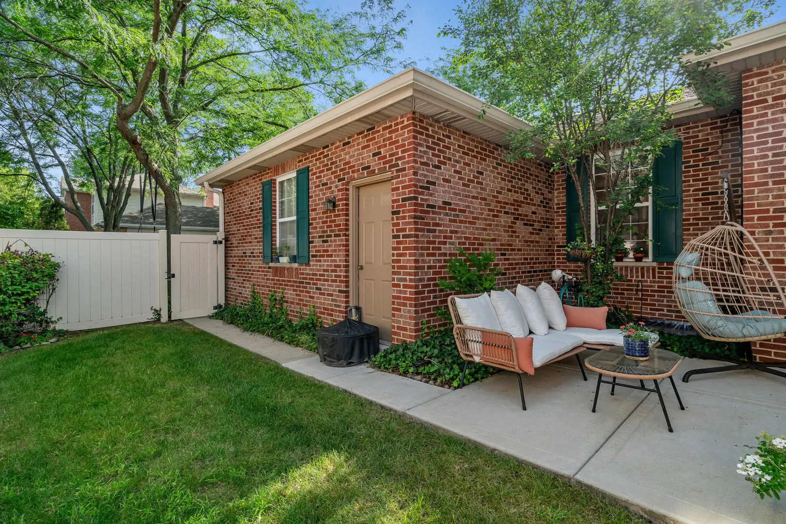 18568 W Point Drive IL