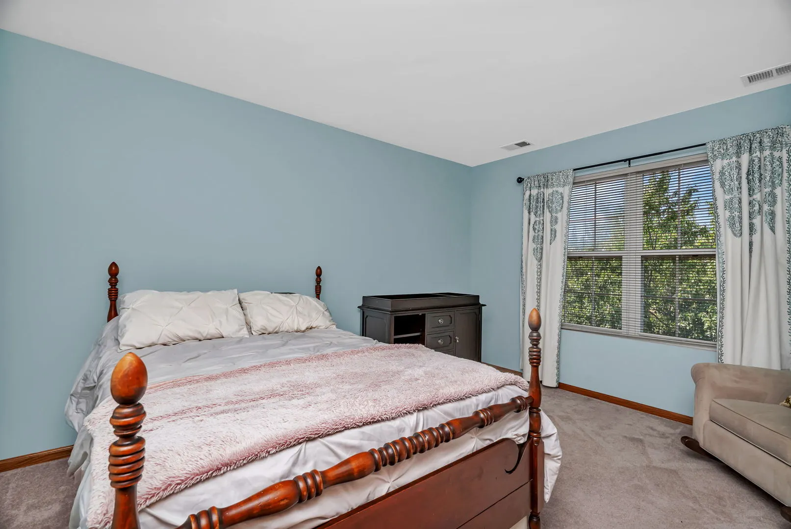 18568 W Point Drive IL