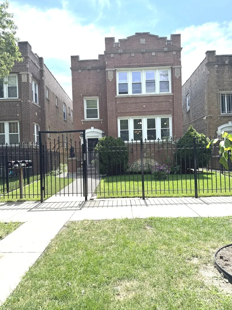 4421 W Wrightwood Avenue 1 IL