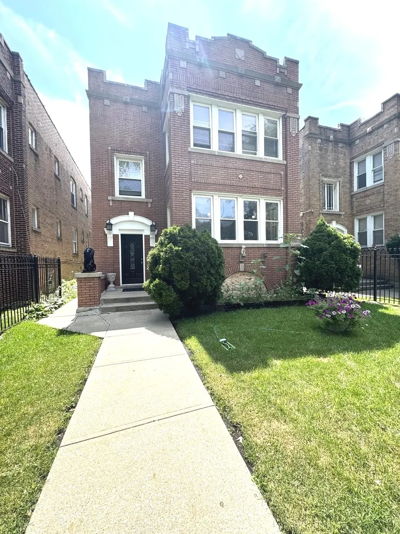 4421 W Wrightwood Avenue 1 IL
