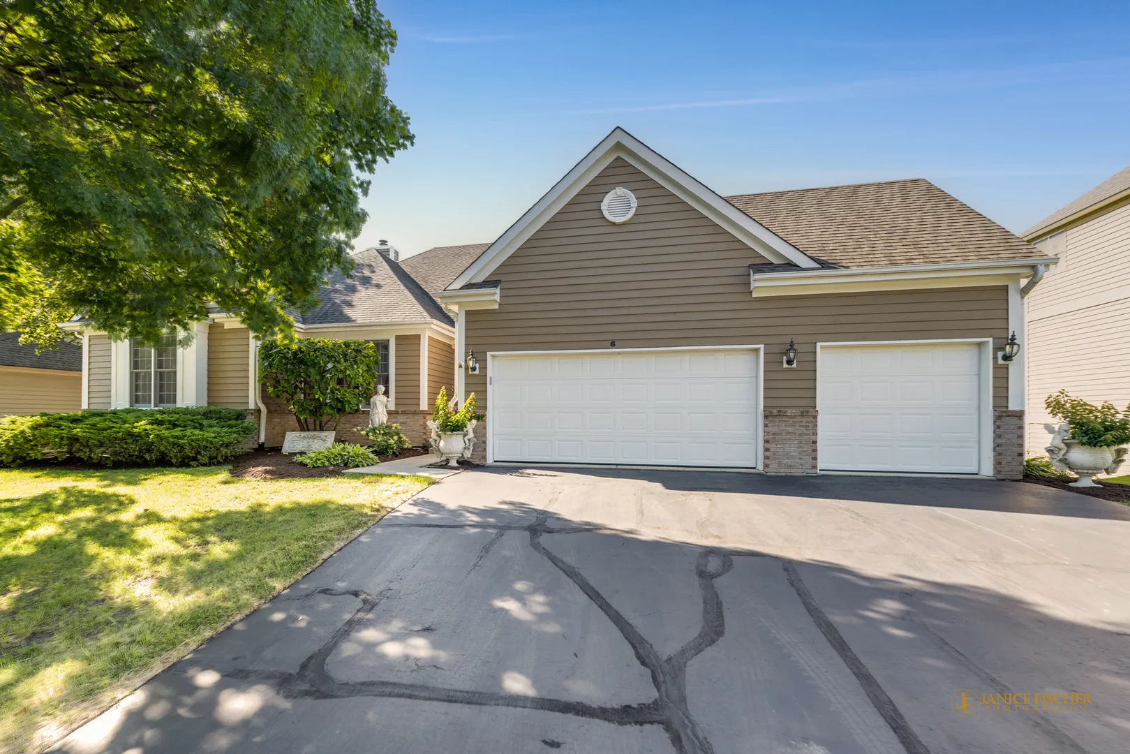 6 Sherwood Court IL