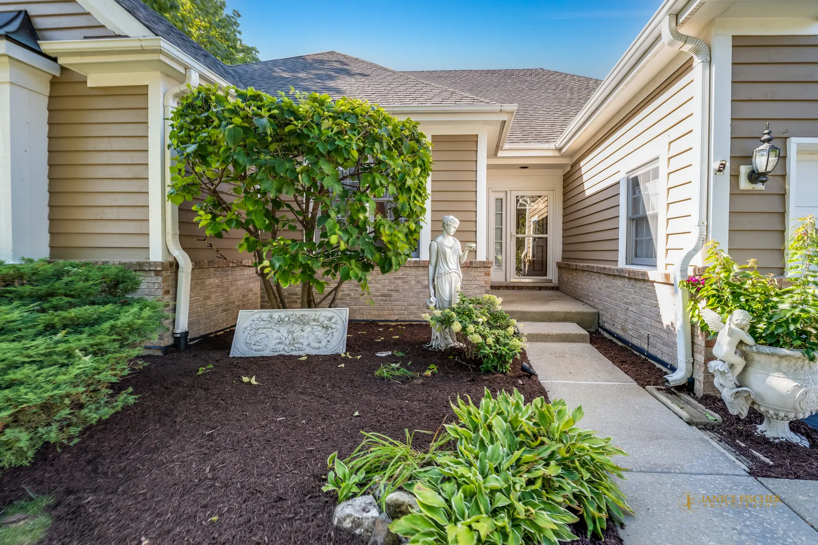 6 Sherwood Court IL