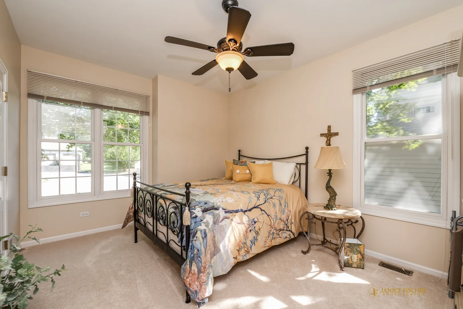 6 Sherwood Court IL