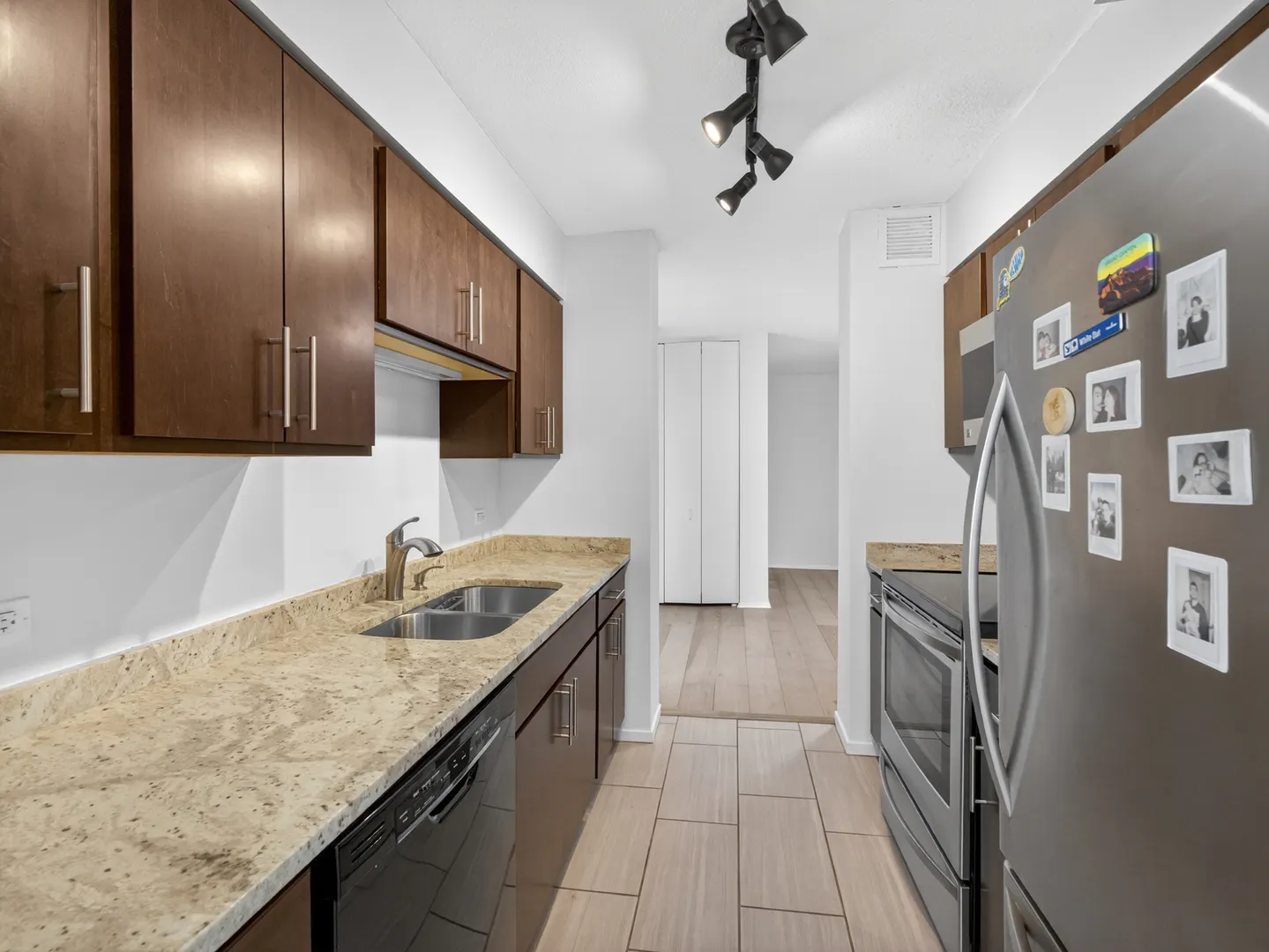1143 S Plymouth Court 407 IL