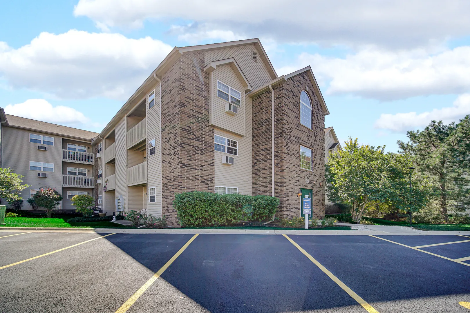 330 cunat Boulevard 3c IL