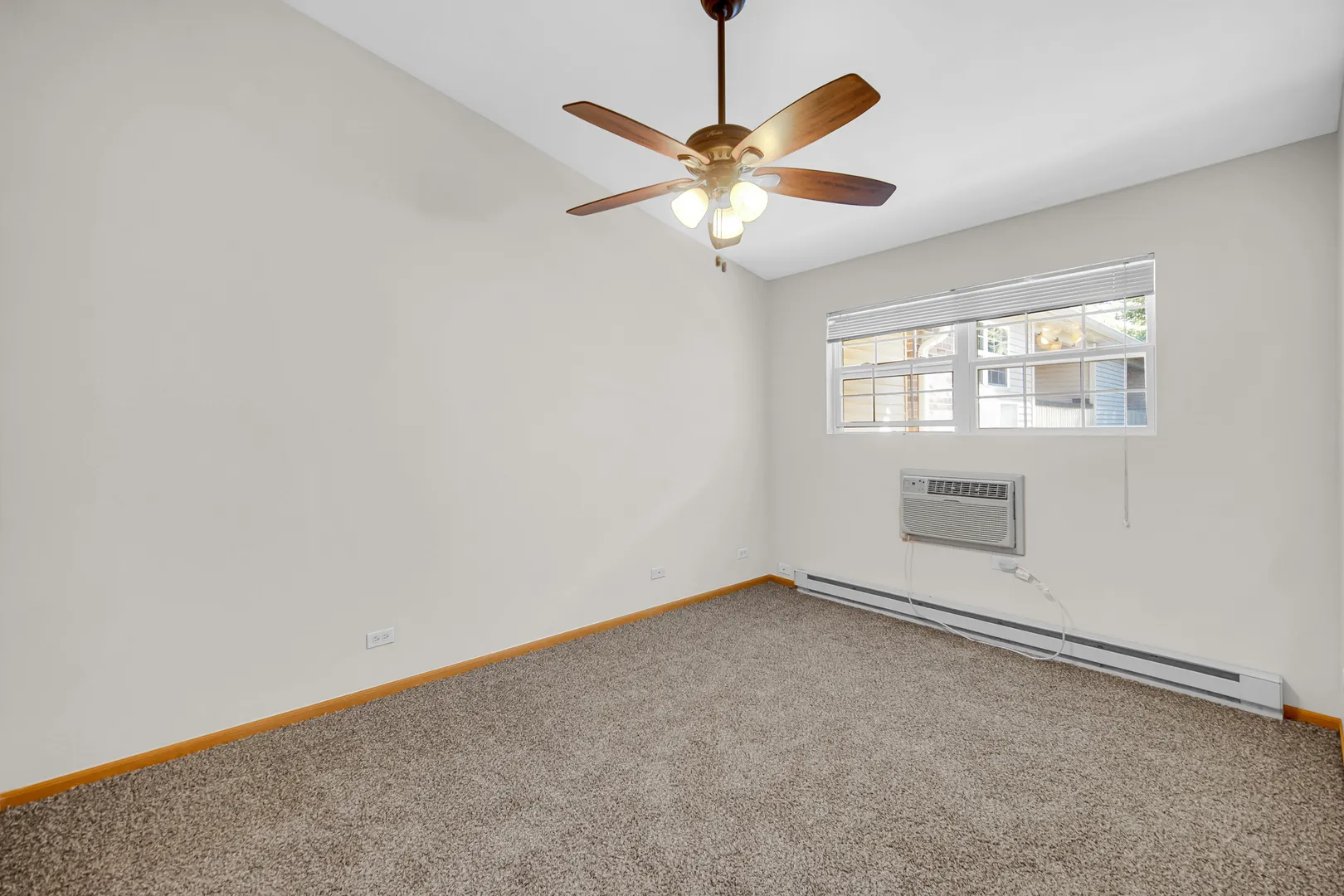 330 cunat Boulevard 3c IL