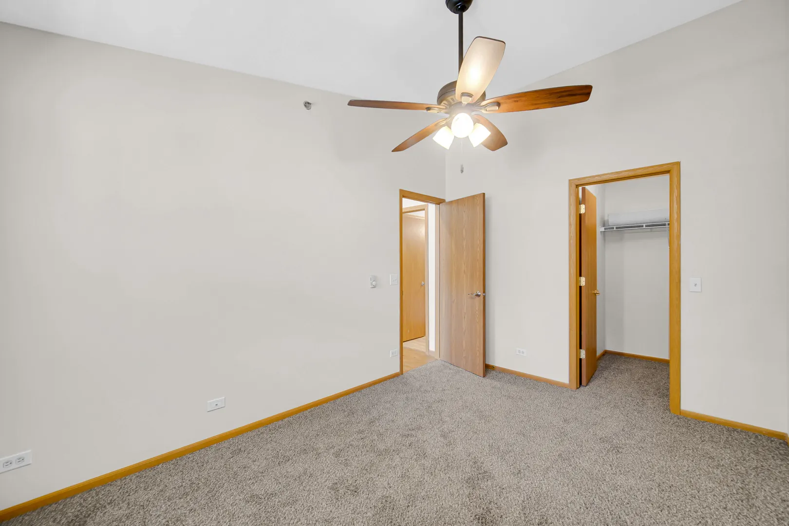 330 cunat Boulevard 3c IL