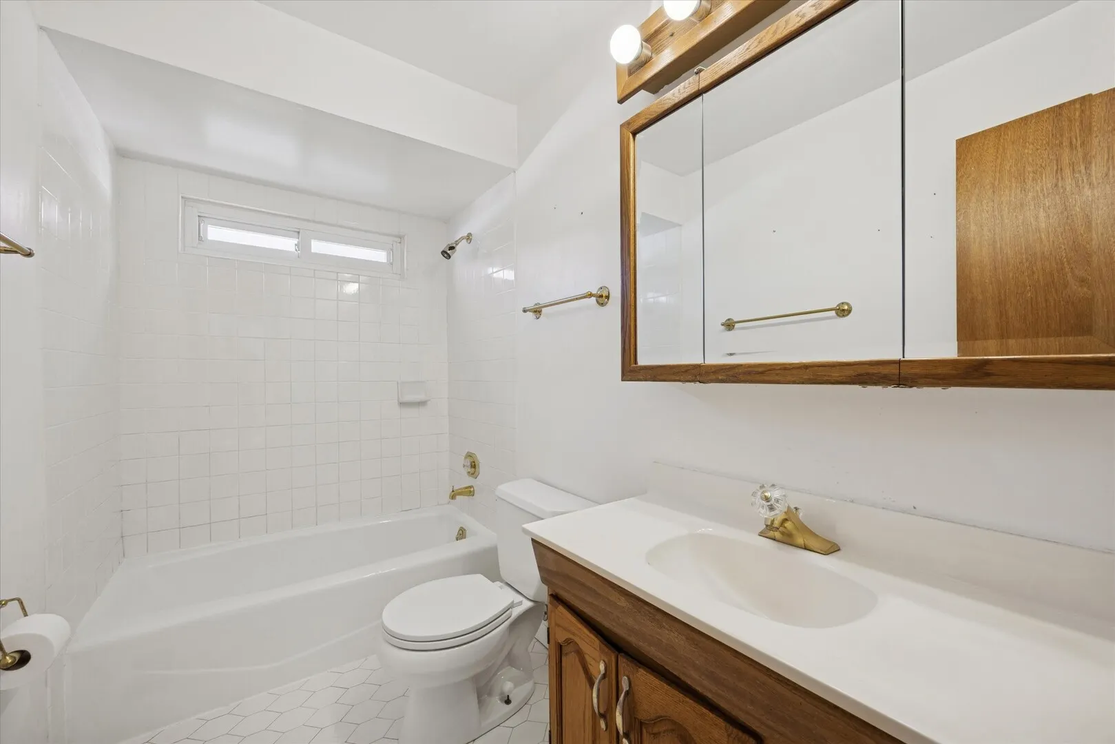 68 W Altgeld Avenue IL
