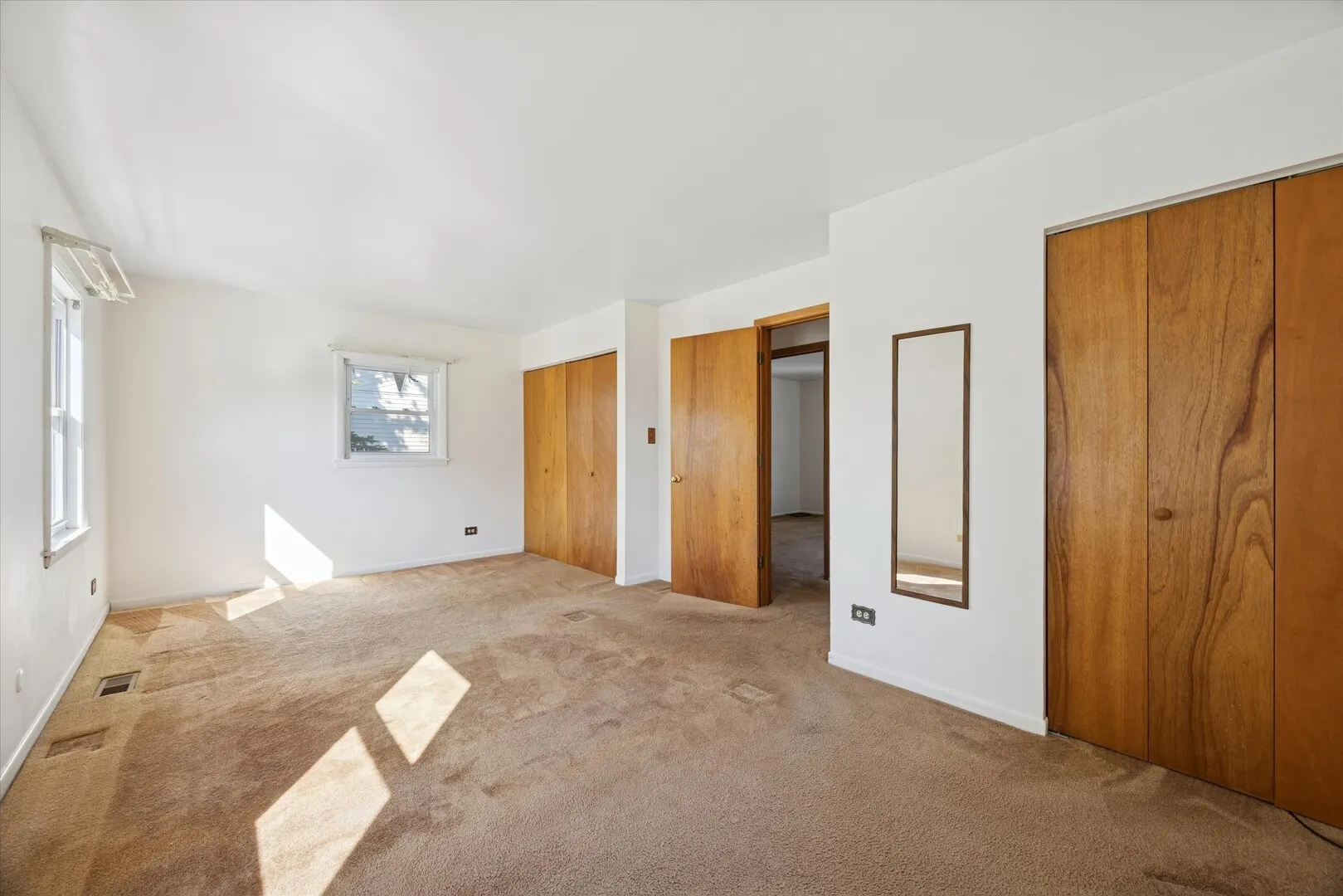 68 W Altgeld Avenue IL