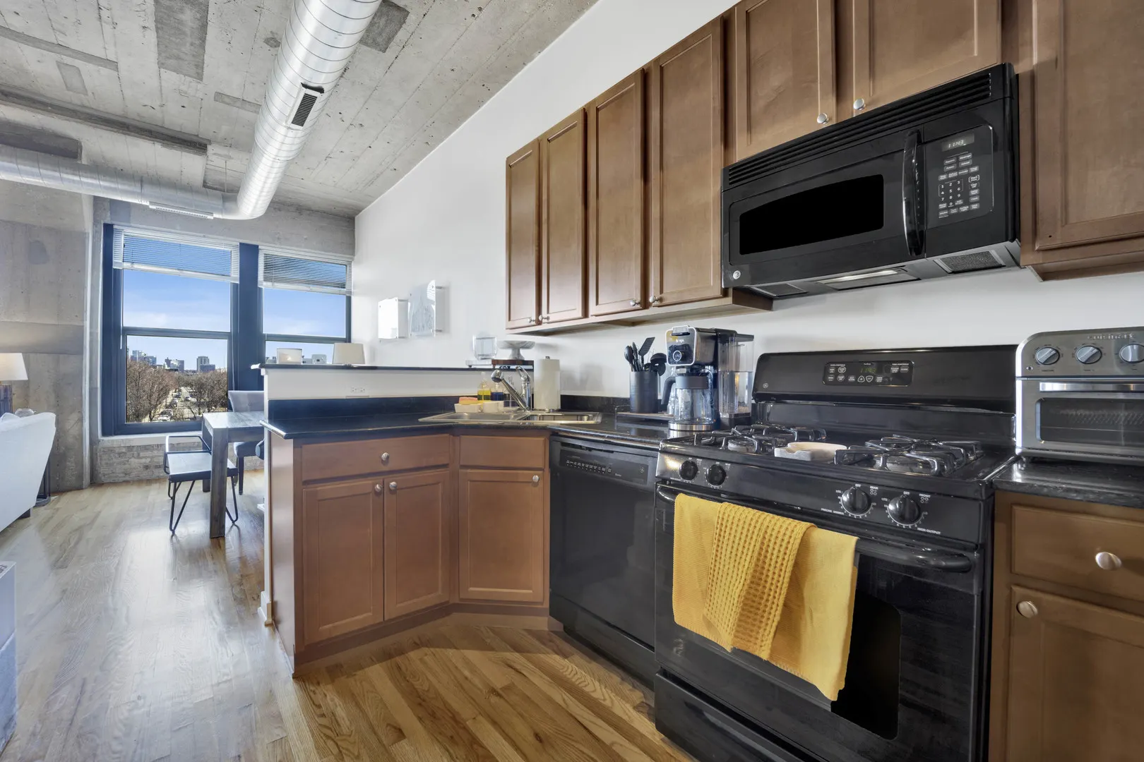 1033 W 14TH Place 338 IL