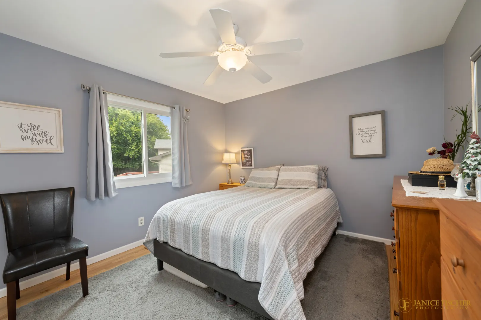 160 Surrey Lane IL