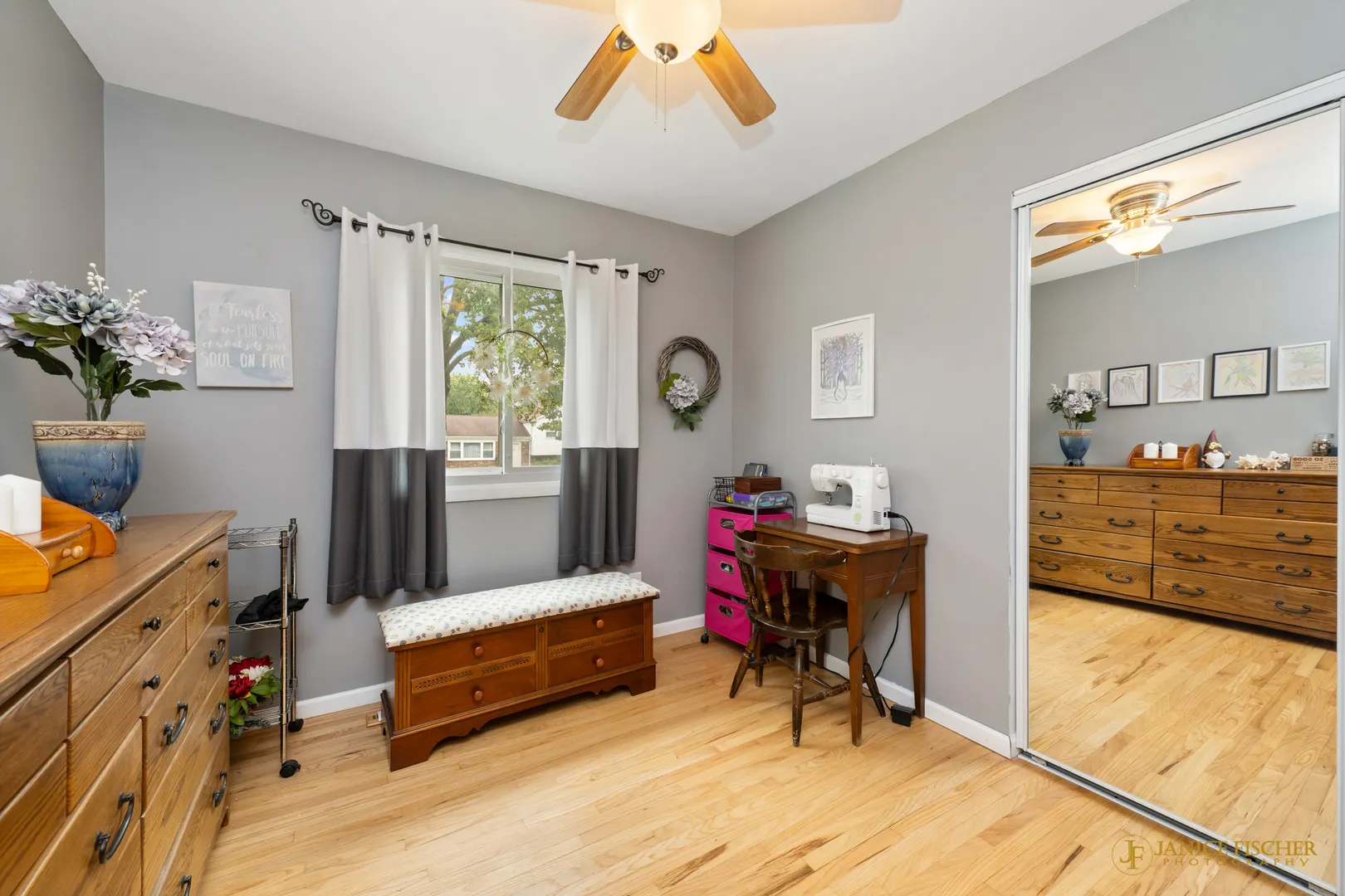 160 Surrey Lane IL