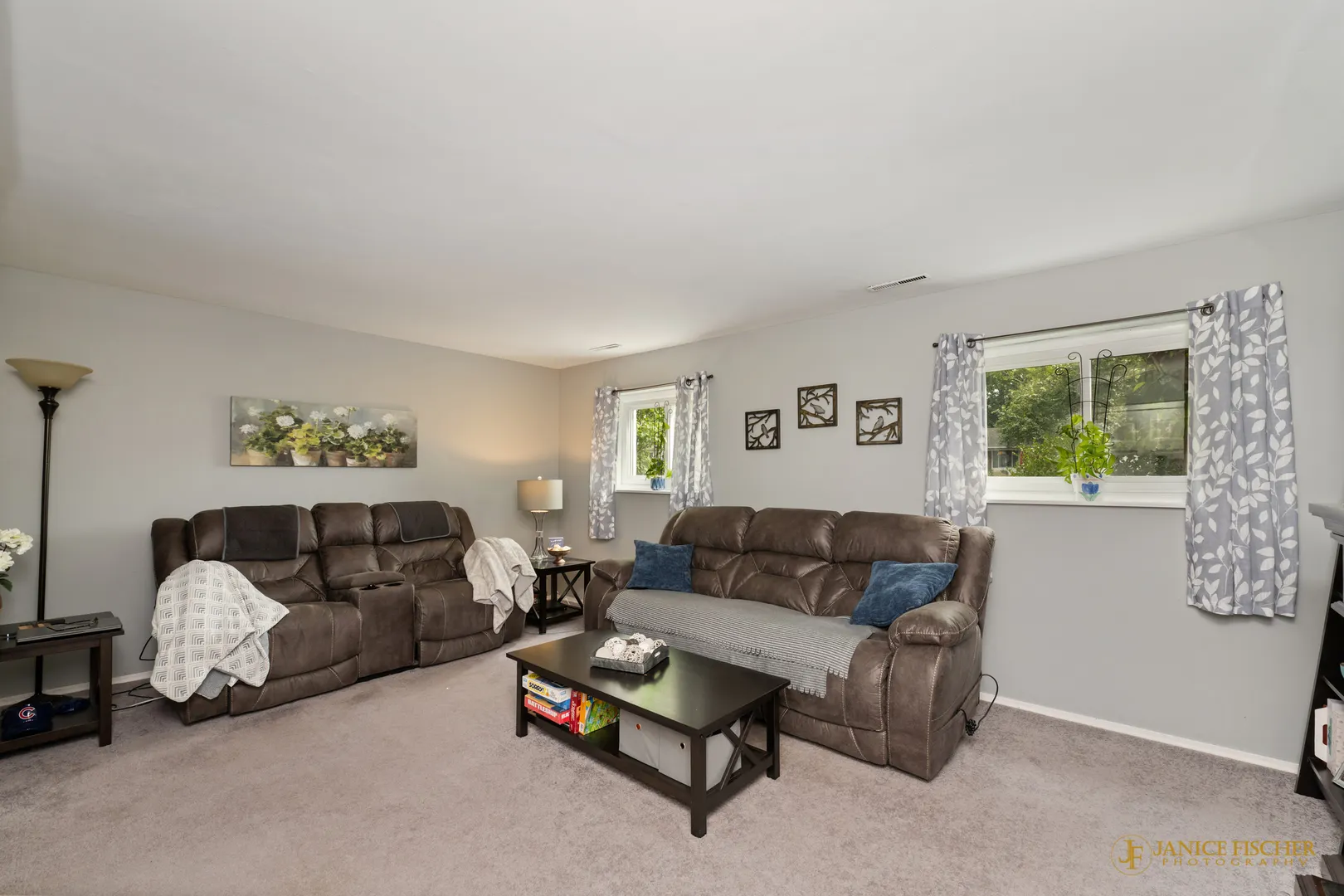 160 Surrey Lane IL